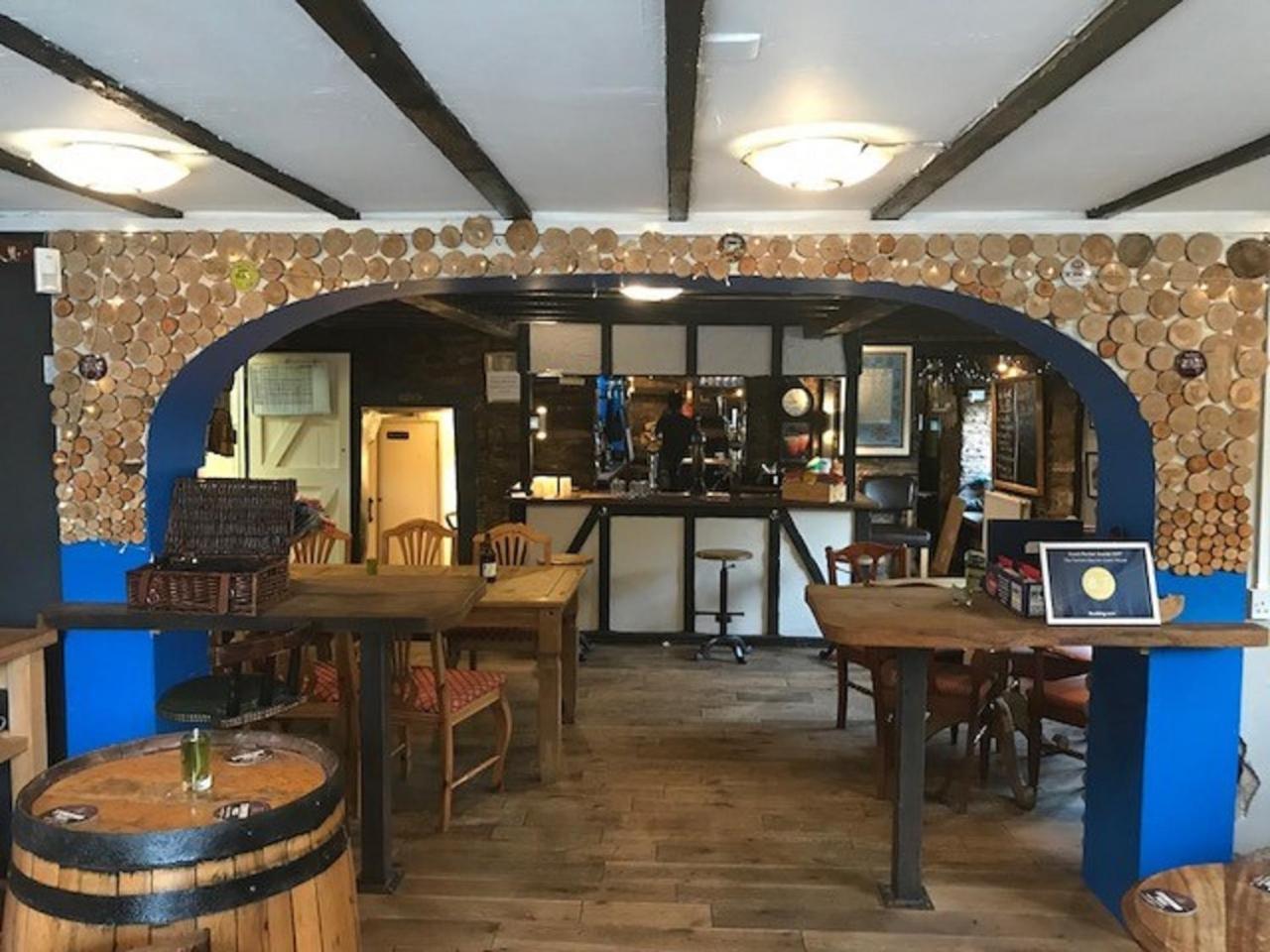 The Farmers Boy Inn 3*