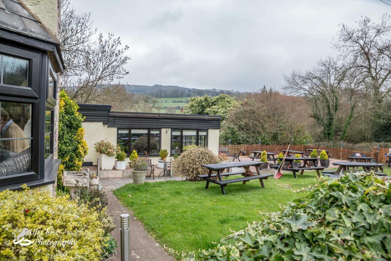 The Farmers Boy Inn 3*